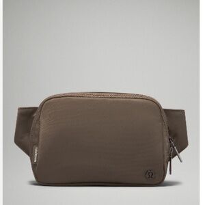 Lululemon Everywhere Belt Bag 2L